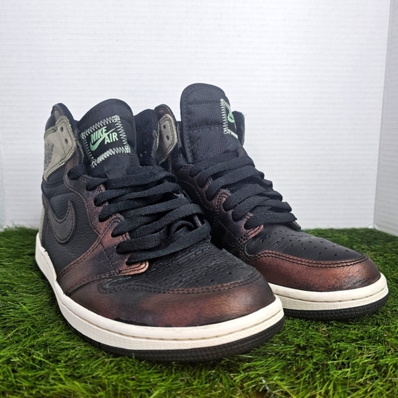 Air Jordan 1 Retro High OG 'Patina' 555088-033 - Picture 3 of 10